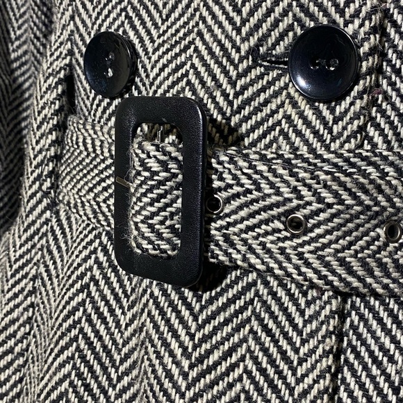 GUESS Fall/Winter Jacket - Picture 3 of 5